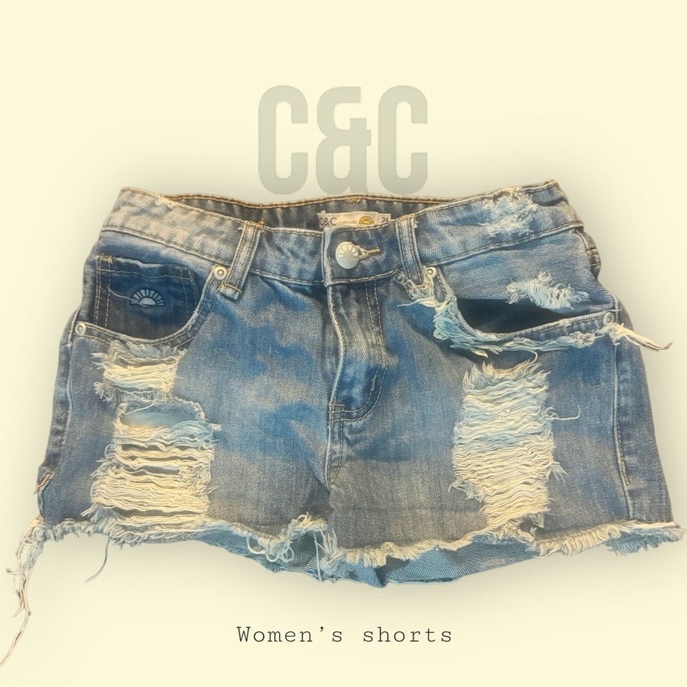 C&C Women’s distressed shorts size 24​​​